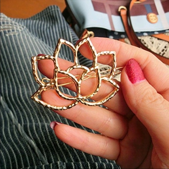 🌸 Lotus flower hair barrette 🌸 - Picture 2 of 6